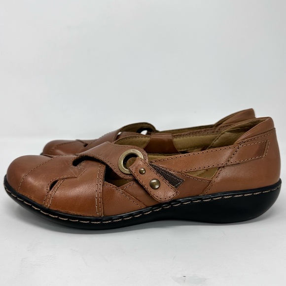 Clark’s Ashland India Tan Women’s Brown Leather Slip on Flats - Picture 10 of 16
